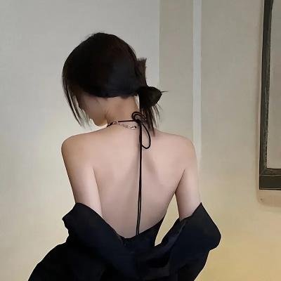 黑色灯塔 海报