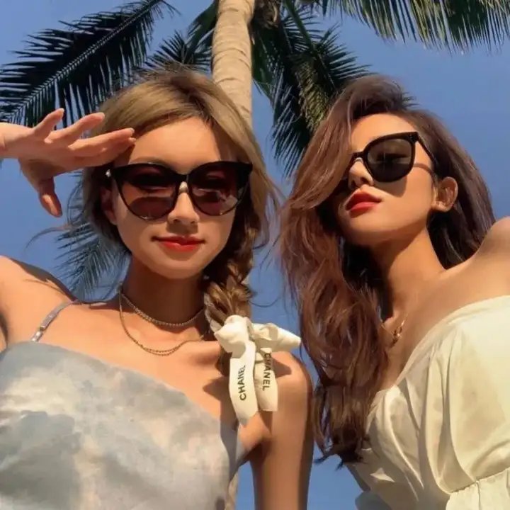 赤月 海报